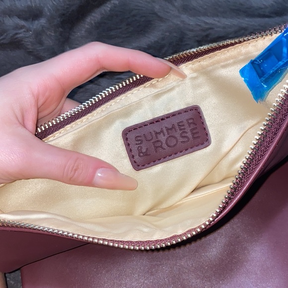 🍂Summer & Rose Maroon Clutch! - Picture 6 of 8